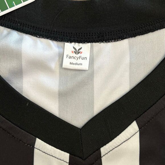 Referee Outfit Woman’s Medium - Picture 4 of 6